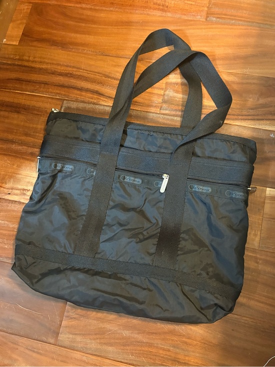 Lesportsac Handbags - LeSportsac Black Nylon Zip Top Tote Shoulder Bag Travel Multi Pocket
